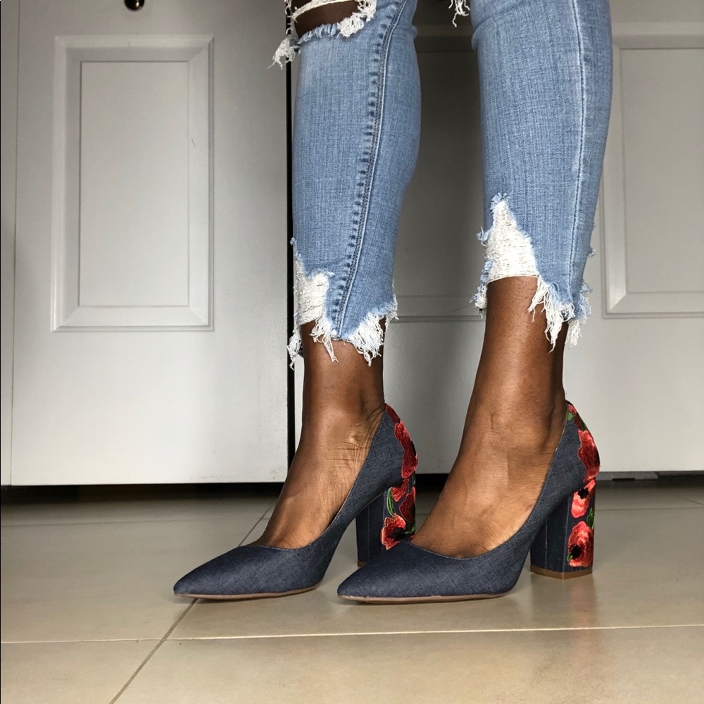 Jessica Simpson Heels - Picture 9 of 9